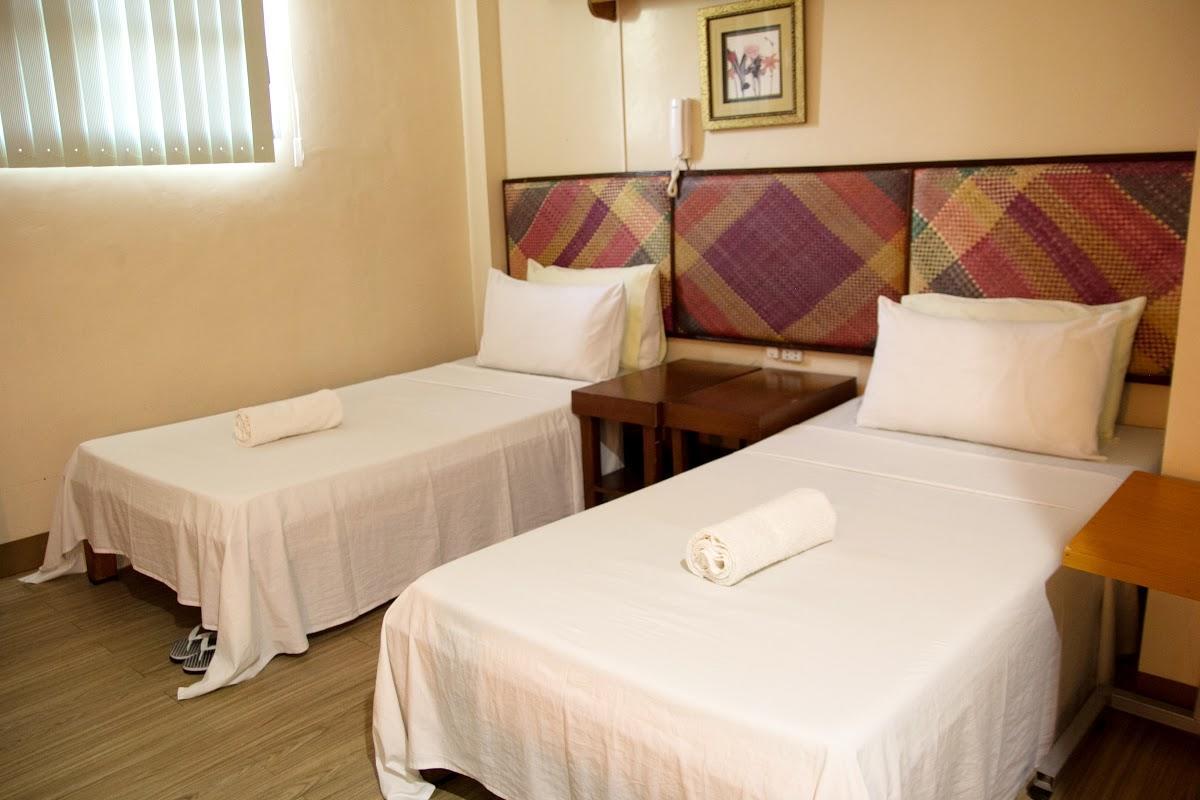 Hotel Bahay Ni Tuding - House Of Tuding Davao Exterior foto