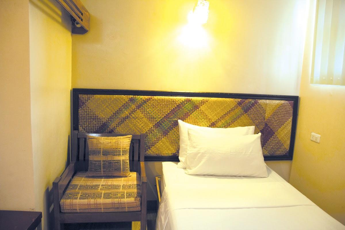 Hotel Bahay Ni Tuding - House Of Tuding Davao Exterior foto
